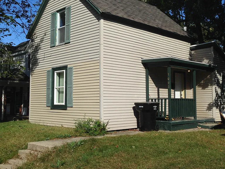 1005 Miner St — Photo 1