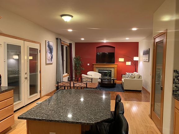 4th image of 1027 176th Pl SW
