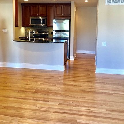 4th image of 888 Bristol Dr