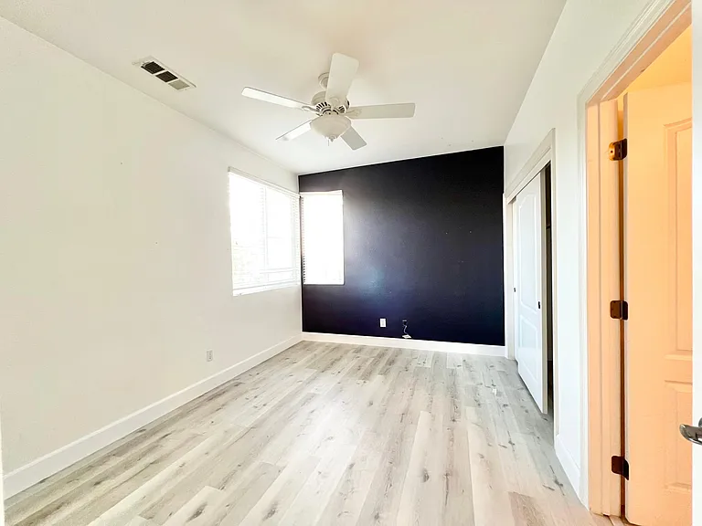 1578 Glencrest Dr — Photo 16