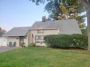 108 Red Maple Dr N, Levittown, NY 11756