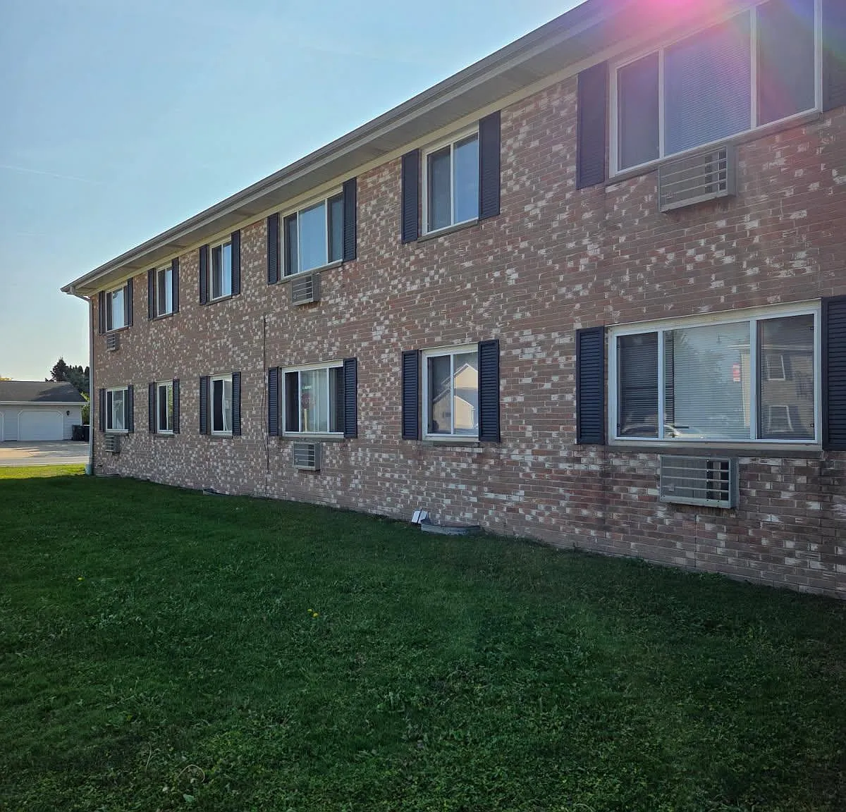240 Main St — Photo 1