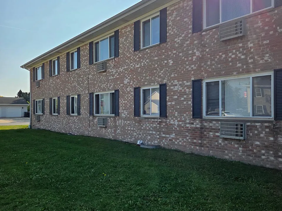 240 Main St