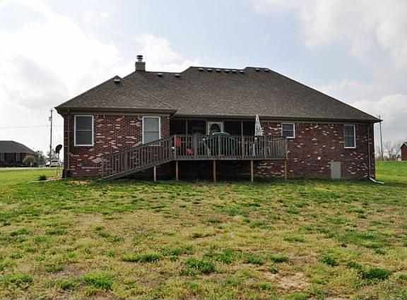 3rd image of 132 Lakeside Dr