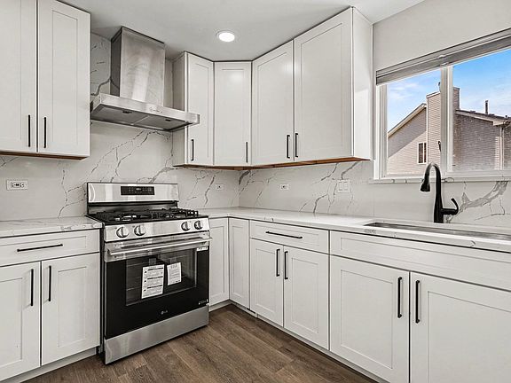 5th image of 2811 Skylane Dr