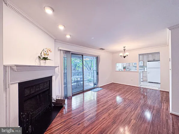 2604 E South Arlington Mill Dr E #E, Arlington, VA 22205
