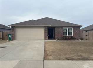 1650 Eveningshade Ln, Centerton, AR 72719