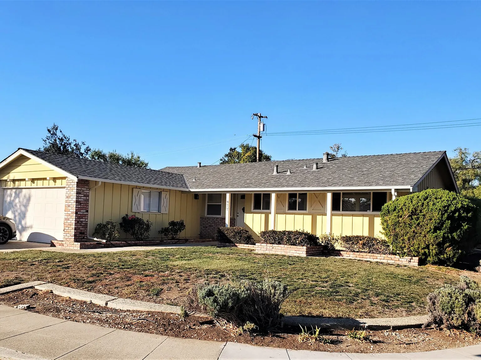 3 bed, 1392 sqft, $5,300 — Photo 1
