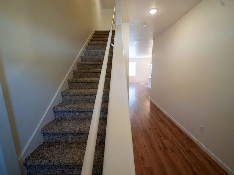 612 Mesa Canyon Ln #G — Photo 10