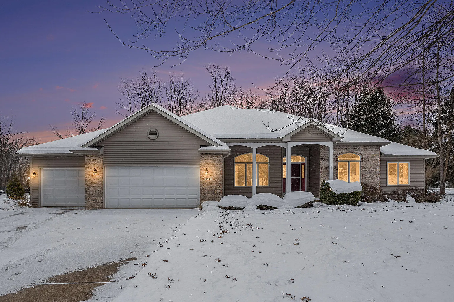 146 Steamburg Dr photo 1