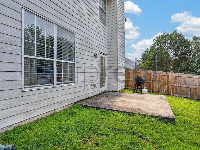 2354 Charleston Pointe SE — Photo 26
