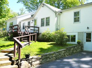 27 Hemlock Rd, South Salem, NY 10590