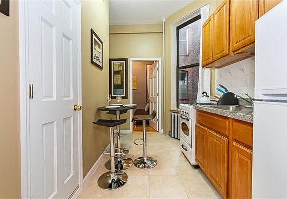 3rd image of 508 9th Ave APT 6RN