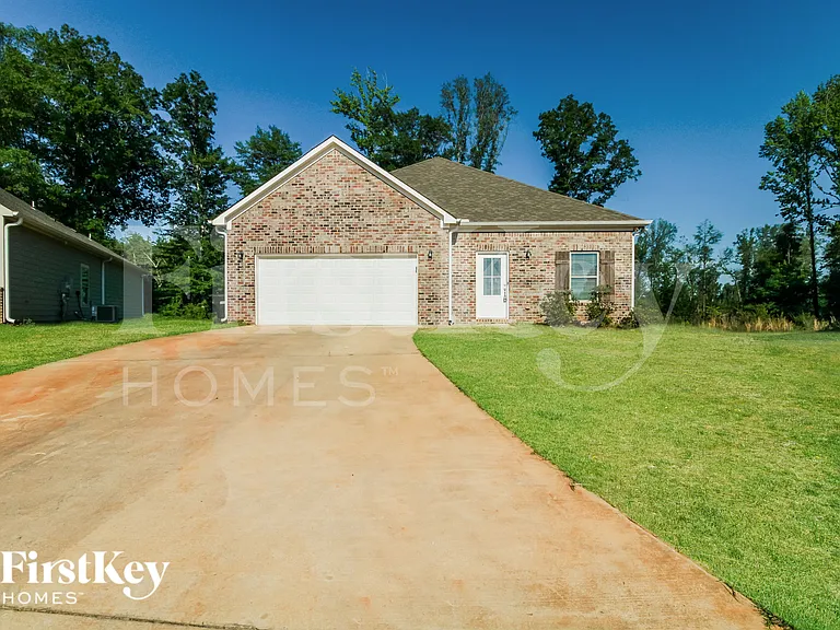 305 Avalon Way — Photo 1
