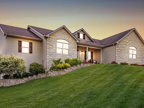 2nd image of 10 Thornberry Dr