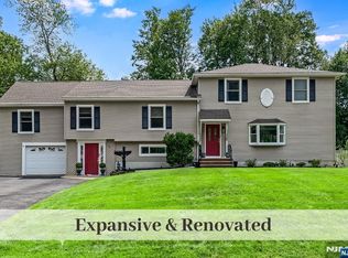 30 Durante Rd, Waldwick, NJ 07463