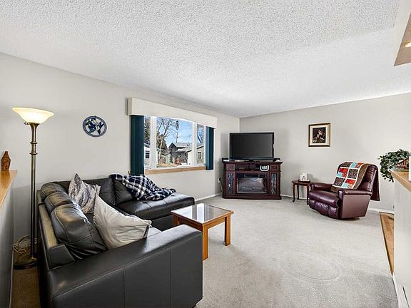 4th image of 152 S Maddock Way NE