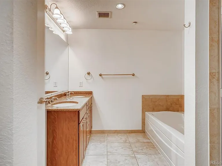 2200 S University Blvd #516 — Photo 27