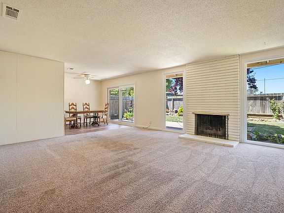 4th image of 1267 W Newport St