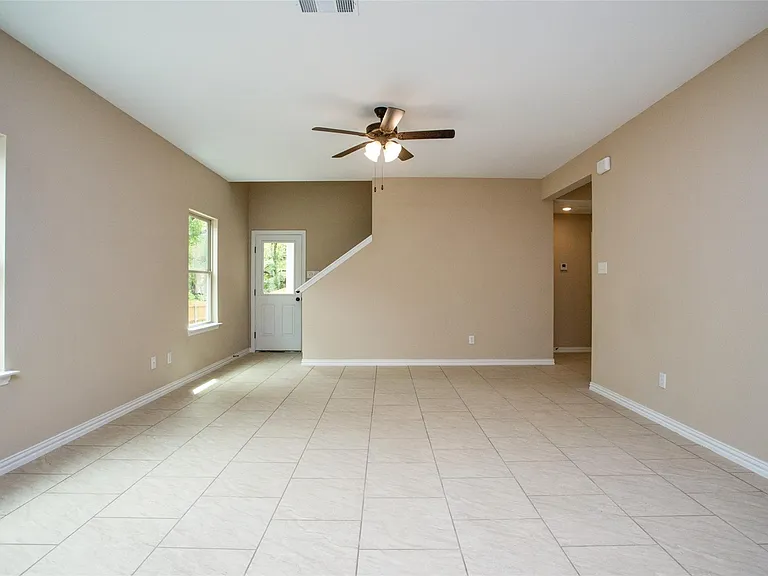 134 Canales Cir — Photo 12