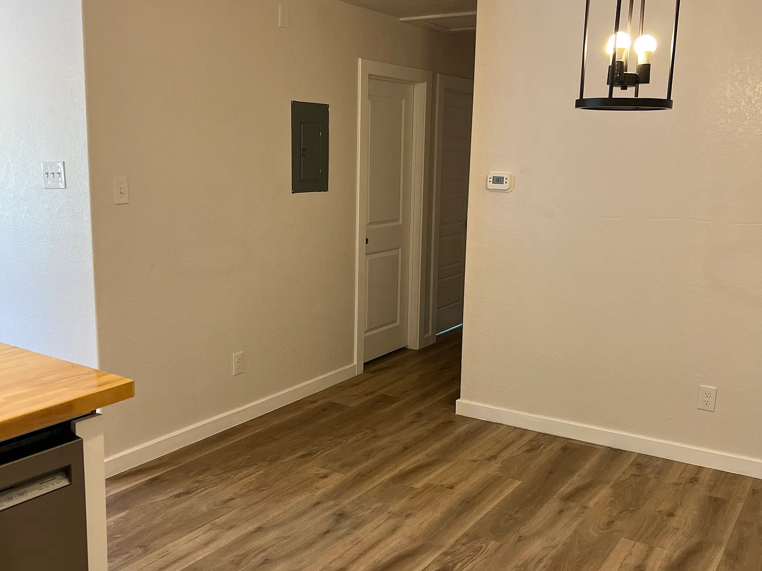 4 bed, 2865 sqft, $2,500 — Photo 2