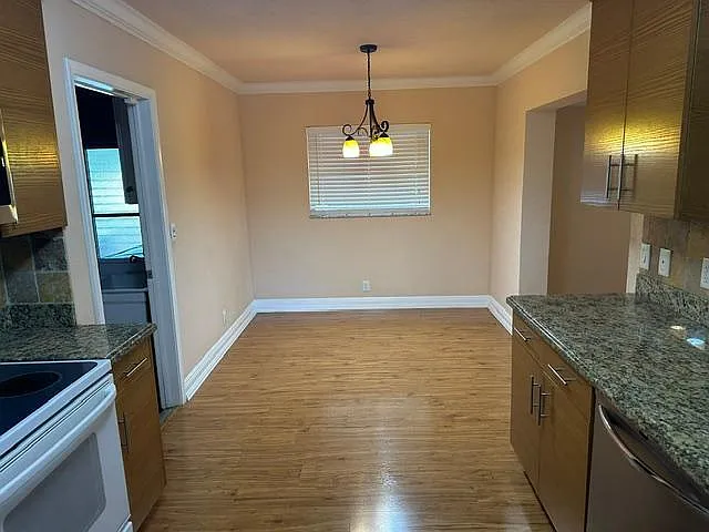 732 SE 11th Ave — Photo 7
