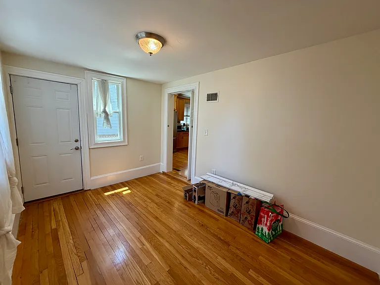 201 College Ave #1 — Photo 7