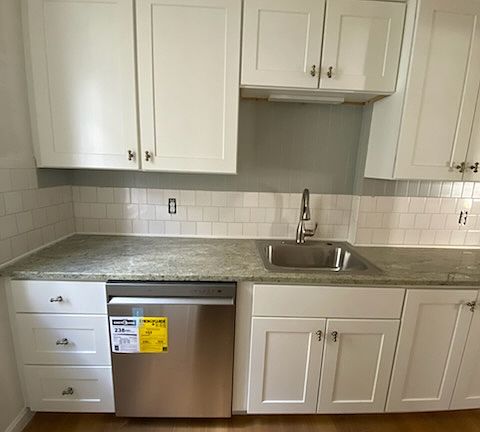 2nd image of 23 Saunders St