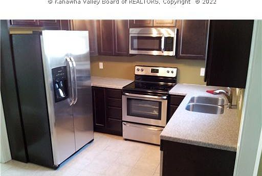 4th image of 2904 Noyes Ave