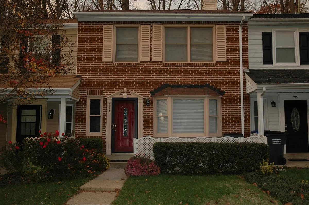 213 Westdale Dr photo 1