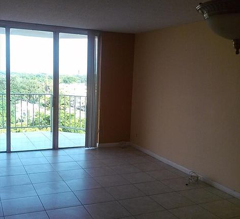 3rd image of 16740 NE 9th Ave APT 703