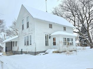 16115 Portland Ave, Mason City, IA 50401