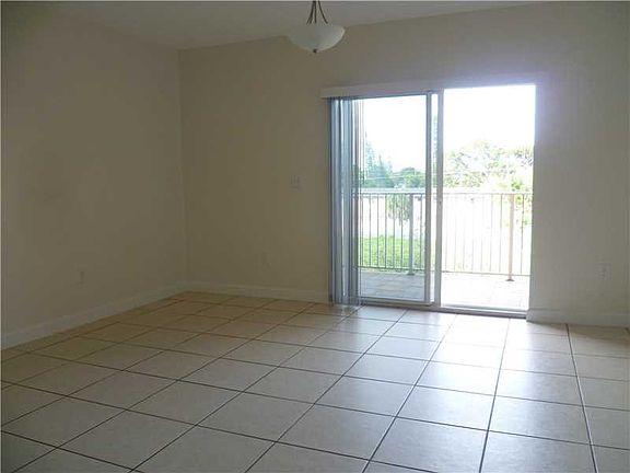 5th image of 1300 NE 109th St APT 303