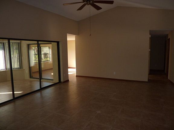 5th image of 7 Corning Ct