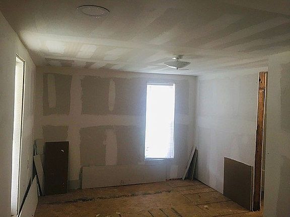 3rd image of 149 W Myrtle St