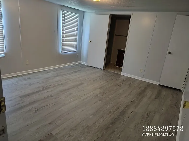 301 Old Tavern Ln #301 — Photo 7
