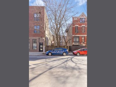 2705 W Augusta Blvd, Chicago, IL, 60622