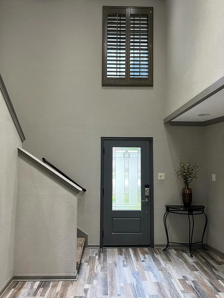 2500 Sierra Dr — Photo 3
