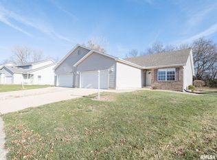 1628 Geneva Rd, Peoria, IL 61615