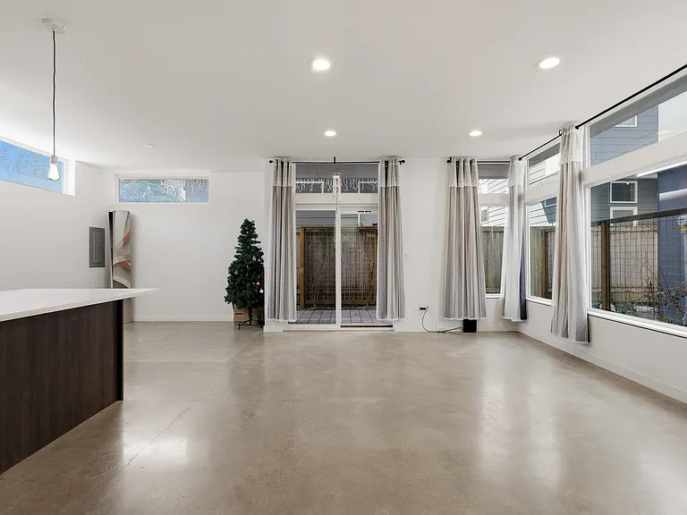 5624 Fauntleroy Way SW #C — Photo 5