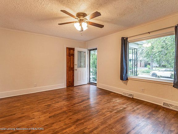 2nd image of 601 E Willard Ave