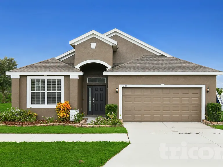 226 Blackstone Creek Rd — Photo 1