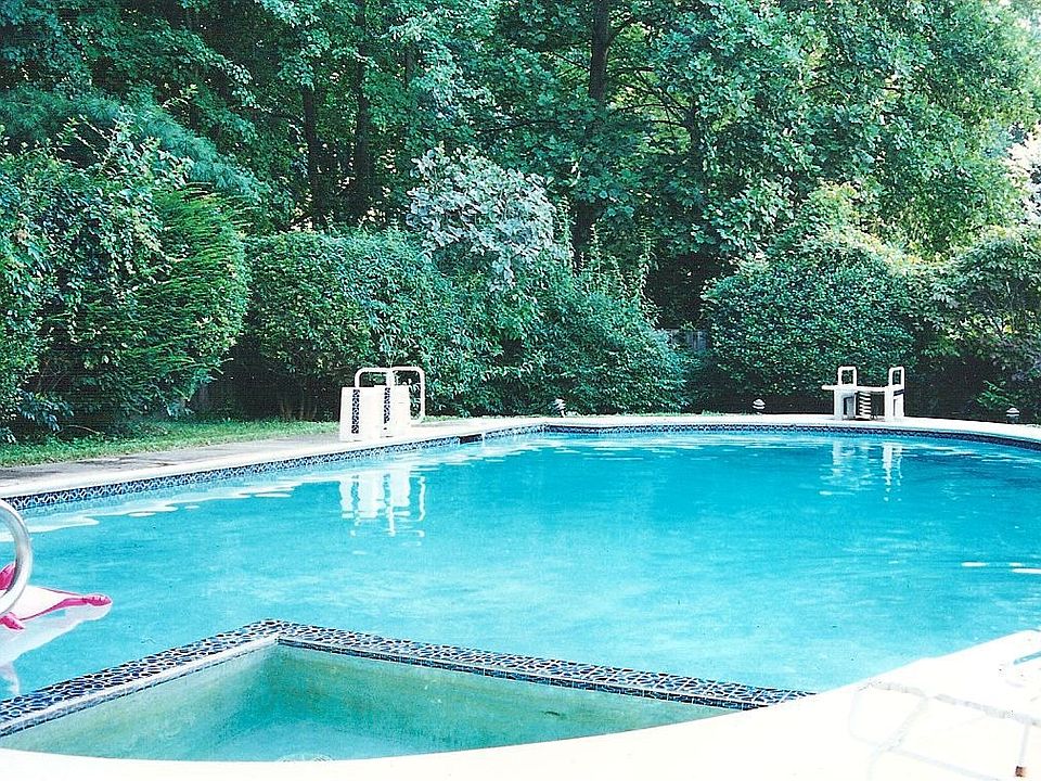 2nd image of 7301 Idylwood Ct