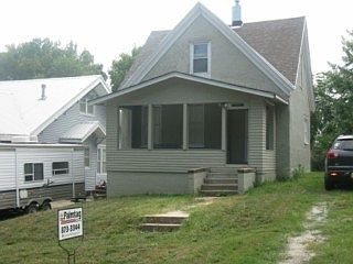 2nd image of 709 2nd Ave