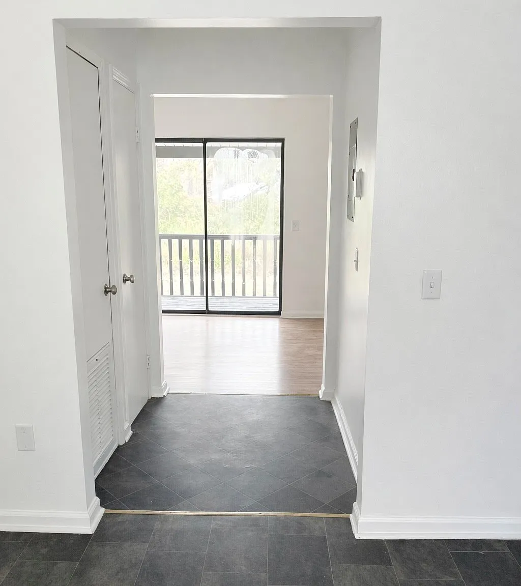 2 bed, 800 sqft, $800 — Photo 3