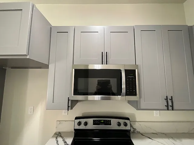 3919 Fernwood Ave — Photo 5