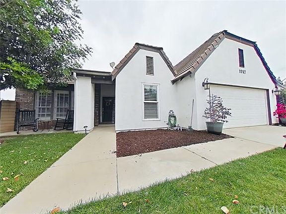 2nd image of 1597 Oakdale Ct