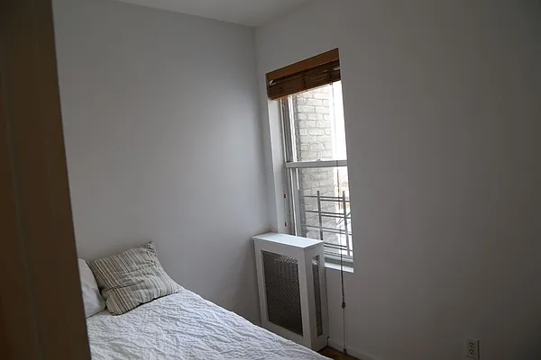 Rented by Rapid Realty Cobble Hill | media 35