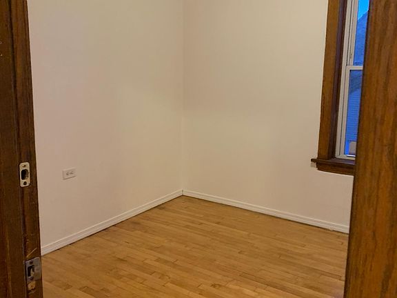 3rd image of 4045 N Monticello Ave APT 3