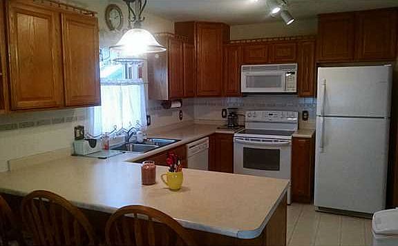 4th image of 131 Laurie Dr